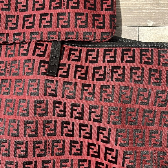 FENDI Red Logo Tote Bag with pouch - Picture 2 of 12